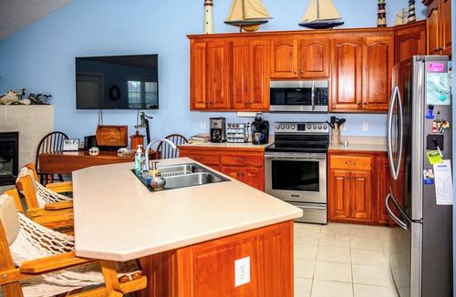 Holden Beach Cottage | 3-bedroom cottage in Holden Beach steps away from the Public Beach Access