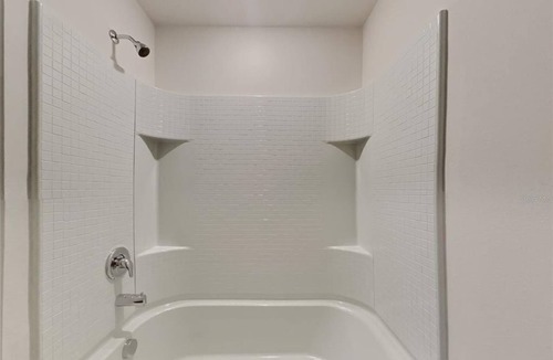 Nichols Apartment | 3 Bedroom Single family 430677 by Houzlet