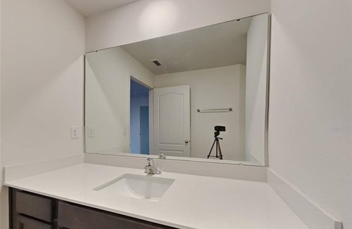 Nichols Apartment | 3 Bedroom Single family 430677 by Houzlet