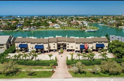 Tierra Verde Condo | 3 Bedroom Waterfront Condo/Boat Lift on the Grand Canal