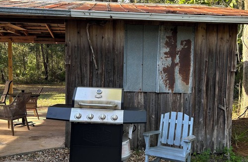 Steinhatchee House | 3 bedroom wood home near the water