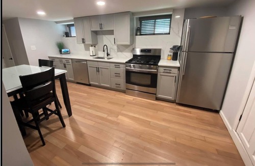 Wallington House | 3 MILES/5 KM FROM METLIFE STADIUM AND AMERICAN DREAM MALL