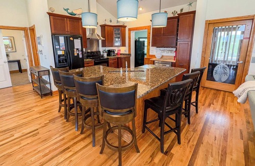 Southern Shores House | 3 PALMS - 7 Bed, 6.1 Bath dog friendly w/pool, hot tub, game room and elevator!