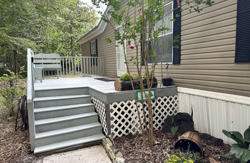 Fort White House | 3 Rivers Crystal Cabin 3 Bedrooms 2 Bathrooms ~ Nature Lovers Only
