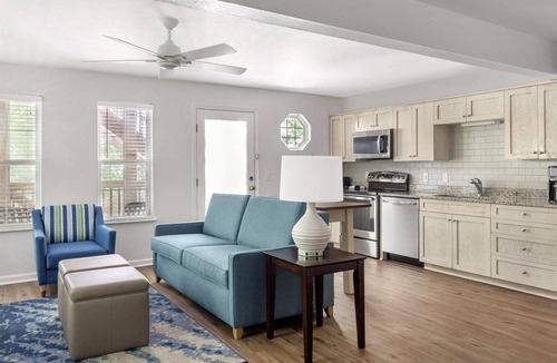 Sea Scape Hotel | 3 Spacious 1BR Suites: Full Kitchen & Laundry near 100-Acre Maritime Forest