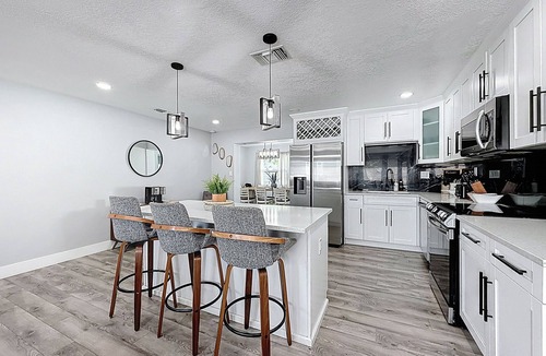 Largo Cottage | 3485 Floral Drive SE