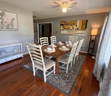 Valdosta House | 3BR 5 Beds Groups Ask for Last-Minute Deal!