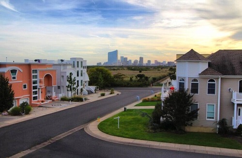 Southend Condo | 3BR Jersey Shore Condo with Private Balcony & Near the Beach