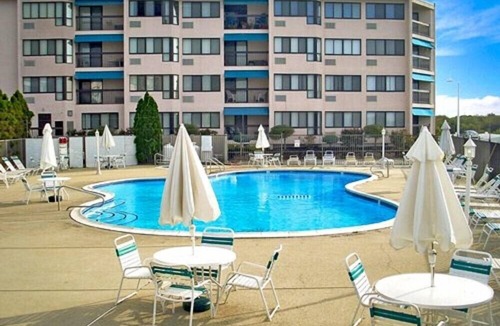 Southend Condo | 3BR Jersey Shore Condo with Private Balcony & Near the Beach