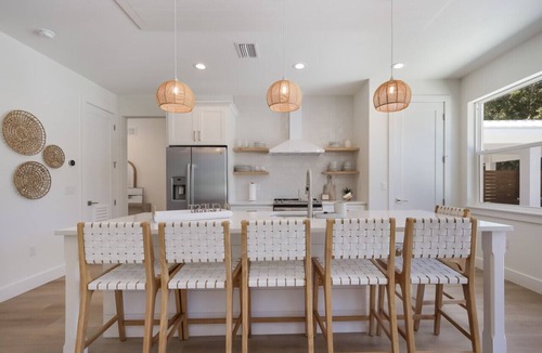 Palmetto House | 3BR Lux Home, Heated Pool, Fire Pit, Outdoor TV