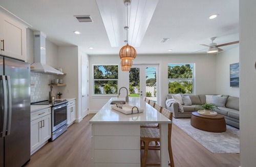 Palmetto House | 3BR Lux Home, Heated Pool, Fire Pit, Outdoor TV