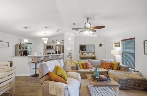 Dunnellon House | 3BR Near Rainbow River Quiet & Spacious Home Checkin + LATE Checkout