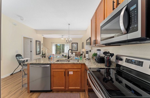 Bellavida House | 3BR Pool Townhome Near Disney