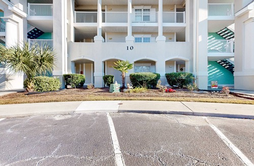 Calabash Apartment | 3rd-floor studio condo with streaming, AC & kitchenette - beaches & golf nearby