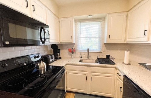 West Cape May House | 4 Bedroom House with Screened Porch, Sleeps 10
