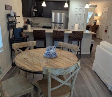 Atlantic Highlands House | 4 Bedroom Townhome in Beautiful Jacksonville, FL