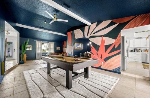 Whitney Beach House | 4 Br Sleeps 10 Private Pool Putt Putt Dog Friendly