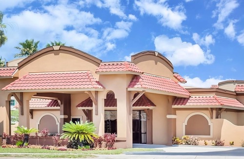 St. Augustine Hotel | 4 Great Units in the St Augustine Historic Downtown! Onsite Pool, Free Parking
