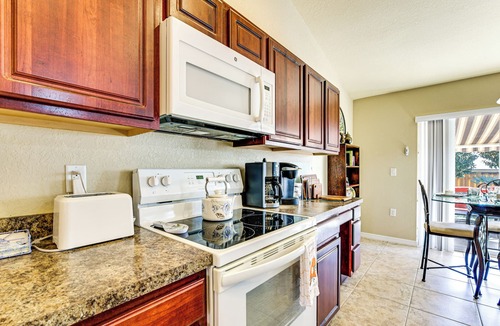 Spring Hill House | 4 Mi to Weeki Wachee Springs! Fun-Filled Home