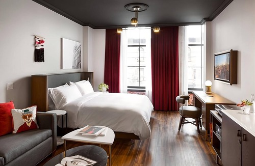 Riverside Hotel | 4 Modern Style Suites at Broadview Ave