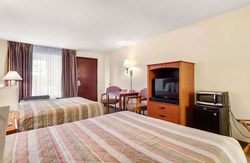 St. Augustine Beach Hotel | 4 Peaceful Rooms in St. Augustine w/Outdoor Pool Access + Free Parking