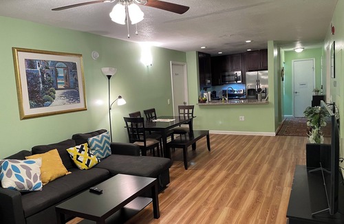 Gainesville Condo | 4 Pvt bed/Bath SU near UF/Shands H, I-75 &B. Plaza