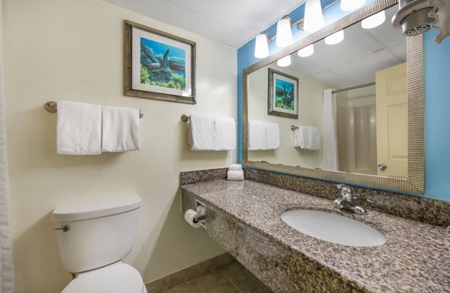 Seabreeze Park Hotel | 4 Units | Bright Coastal Stay with Pool Near Pier & Nightlife Scene