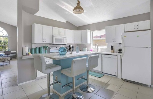 Windward Cay Cottage | 4716-4-ww-blend of Relaxation and Convenience