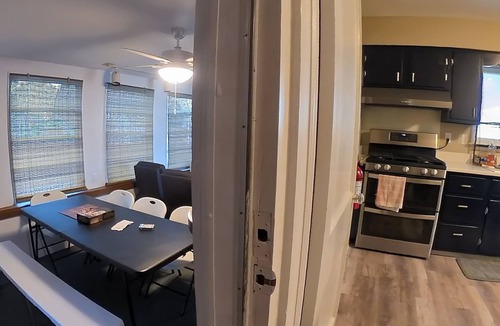 Somerdale House | 4Bd 2Ba 7 Person Sleeper- King Bed