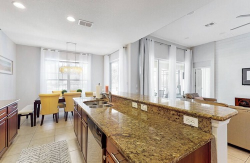 Windsor Hills Villa | 4bed 4 bth Villa, Pool/Sauna, 5mi to Disney Parks, Fireworks Nightly View