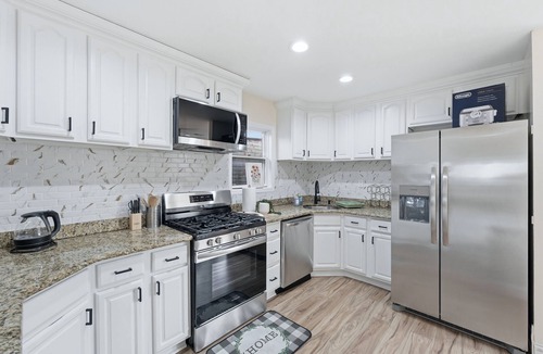 West New York Apartment | 4BR- 2BathParking- Times Sq & MetLife - FIFA 2026