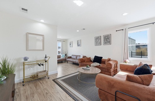 West New York Apartment | 4BR- 2BathParking- Times Sq & MetLife - FIFA 2026