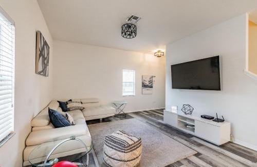 Bellavida Villa | 4BR Bella Vida Townhome with Pool