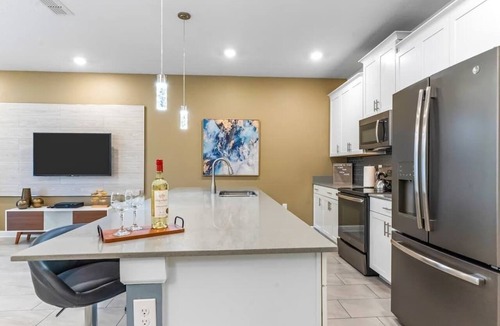 Kissimmee Condo | 4BR/Close to Disney/Free BBQ&Storey Lake WaterPark