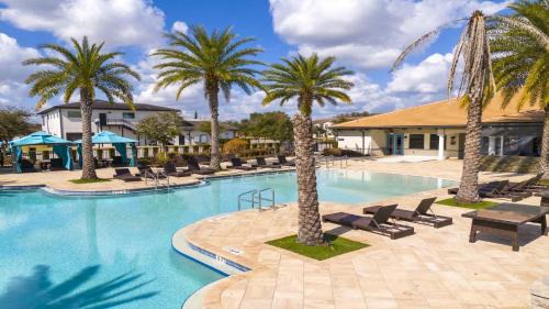 Haines City House | 4BR Lakefront Villa with Pool Balmoral Resort