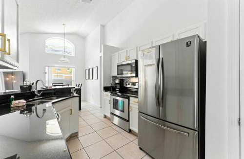Lake Berkley House | 4BR Pool Home at Lake Berkley
