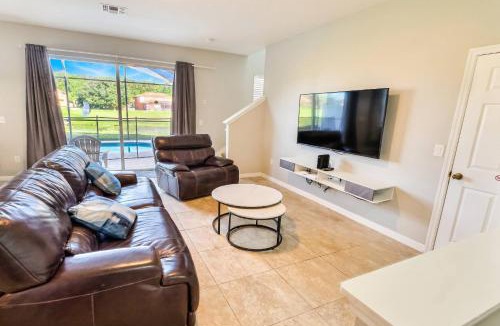 Bellavida House | 4BR Pool Townhome at Bella Vida Resort