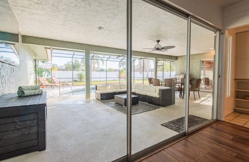 Whitfield House | 4BR Private Pool Home, Screened Lanai, & 3mi to SRQ Airport