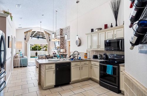 Seasons House | 4BR Villa, South-Facing Pool & Spa, Near Disney
