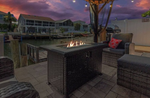 Hudson Beach Estates House | 4BR Waterfront | Boat Dock + Pool | 11-Min Walk to Beach | Sleeps 8