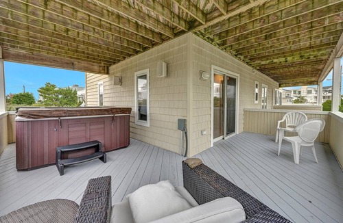 Loveladies House | 4th From Beach Hot Tub Beach badges Loveladies, 6 bdrm sleeps 14