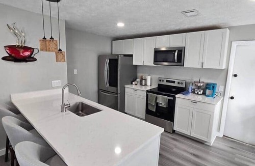 Lake Magdalene House | 5 Bedroom Home Minutes from Attractions & Downtown
