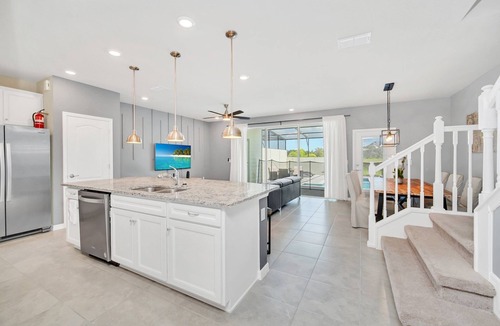 Loughman House | 5 BEDROOM HOUSE WITH POOL AND LAKEVIEW