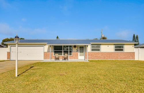 Holly Hill House | 5 Mi to Ocean! Family-Friendly Daytona Beach Home