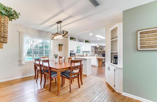 Fort King District House | 5 Mi to Silver Springs State Pk: Gem w/Game Room!