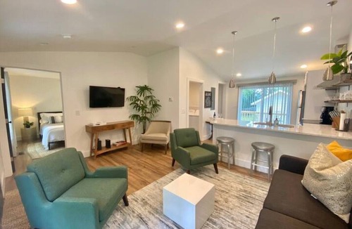 Greenville Cottage | 5 Minute Drive to Downtown Greenville!