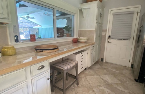 South Sarasota House | 5 Star Rated Estate on the water Heated Pool plenty of privacy almost 2 acres
