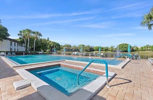 Palm Harbor Condo | 55+ Palm Harbor Retreat 3-Month Minimum Stay