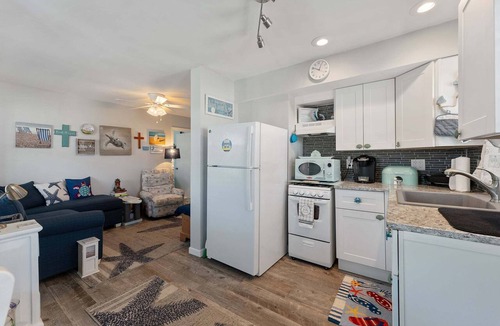 Wildwood Crest Condo | 5600 Seaview Ave, Unit 34