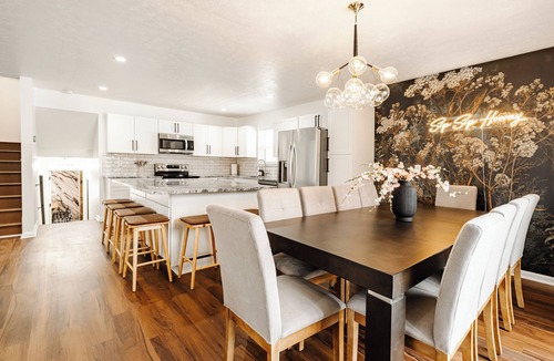 Lindenwald House | 5bd 2.5ba Game Lounge Egg Chair Getting Ready Station FirePit VOA Kings Island